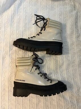 Calvin Klein Jeans Combat Mid Lace Up Lug Sole Platform Boots Ivory Women's 6.5
